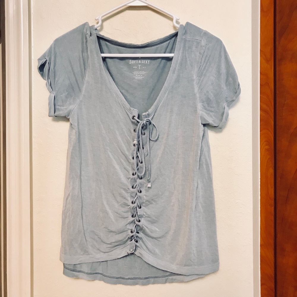 Soft and Sexy American Eagle Shirt! SIZE M